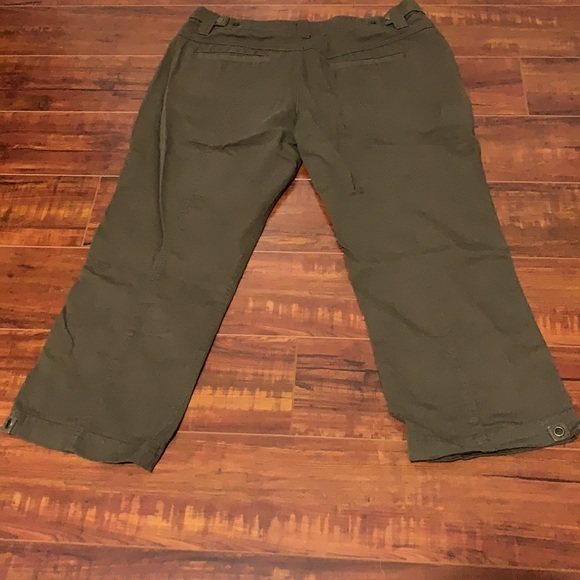 ❤️Roots Capri❤️ - Picture 2 of 5